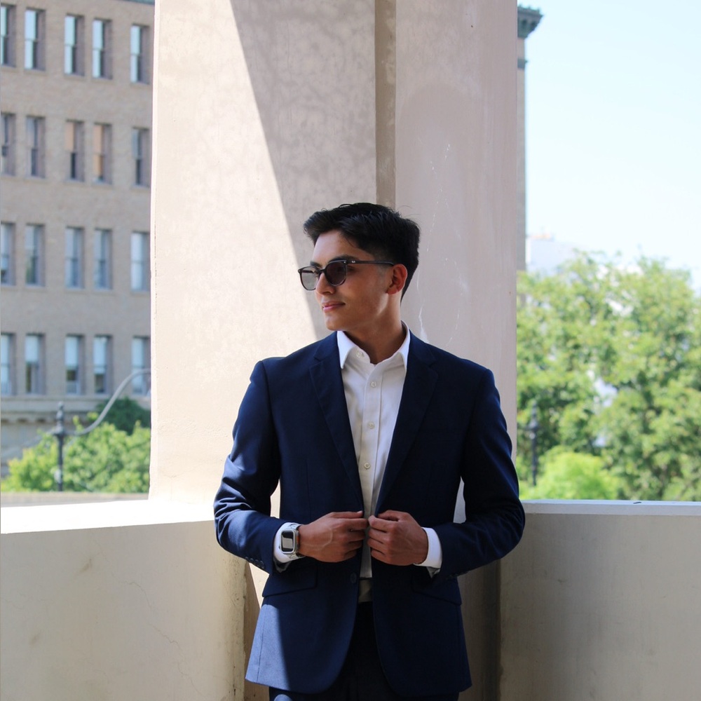 Meet your Posher, Eligha